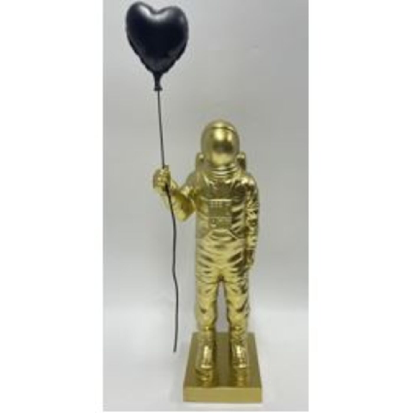 KARE-54757-1400x1400 Deco Figurine Balloon Astronaut 41cm - Image 1